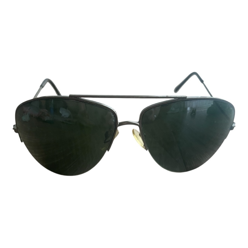Ray-Ban Black Aviator Sunglasses – Classic Unisex Style